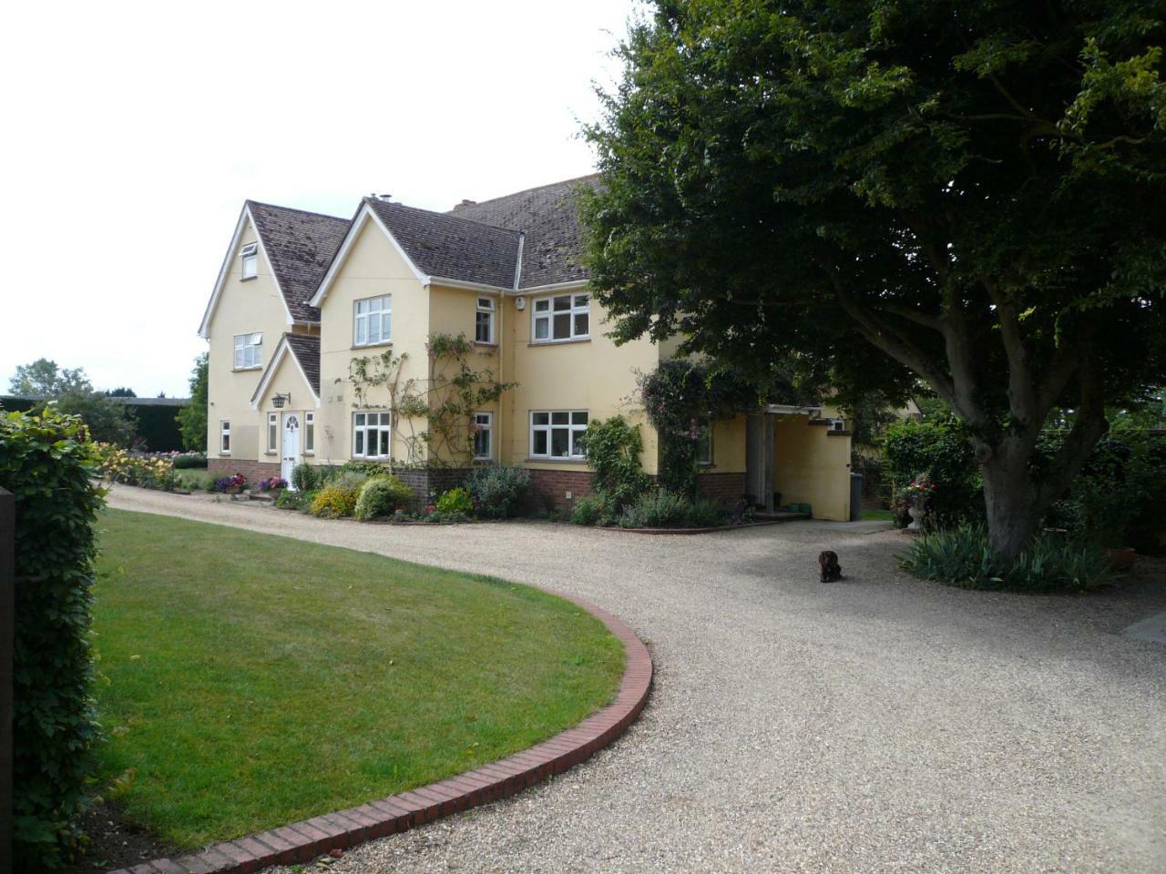 The Newnham White House Bed & Breakfast Baldock Bagian luar foto