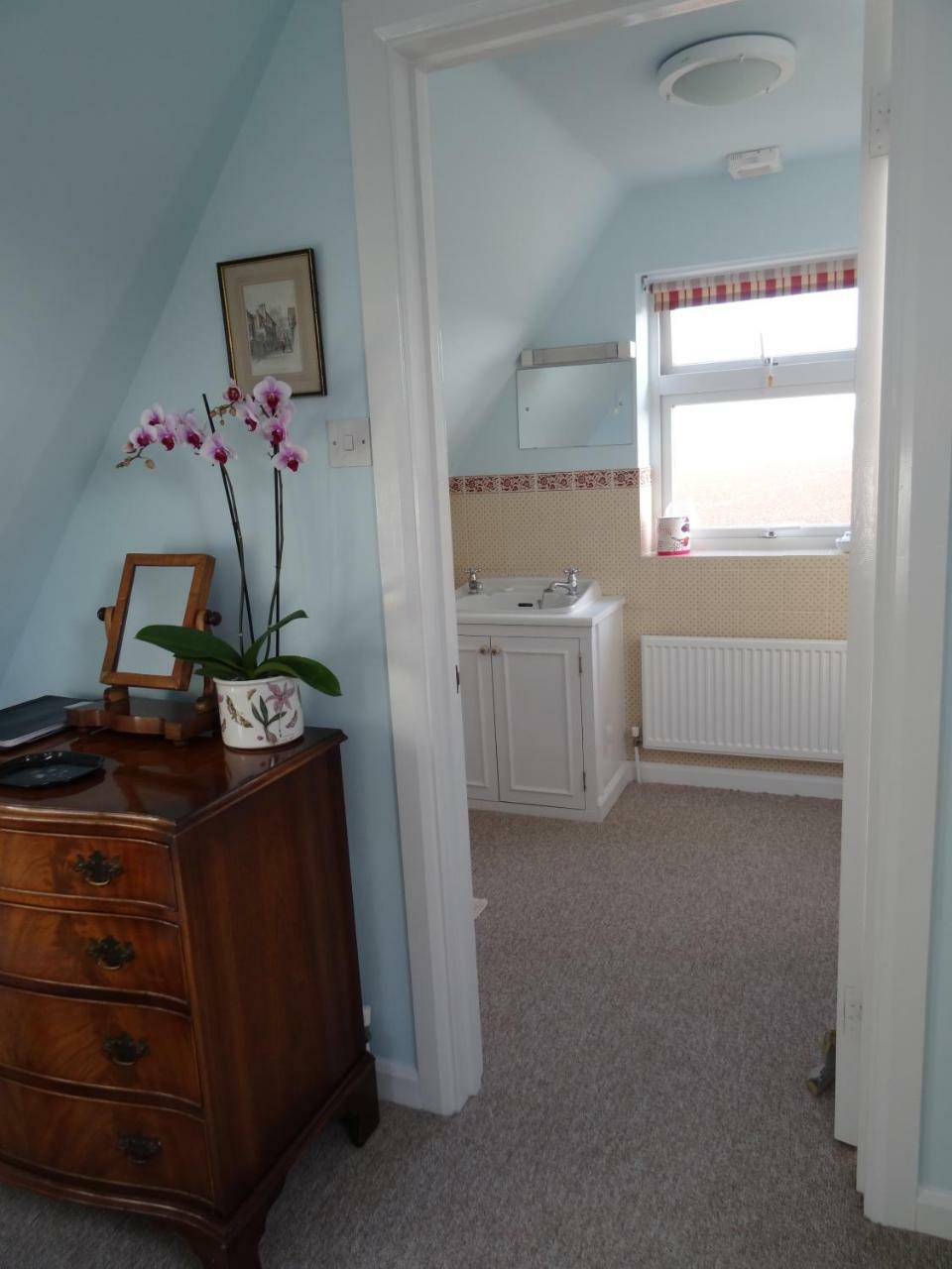 The Newnham White House Bed & Breakfast Baldock Bagian luar foto