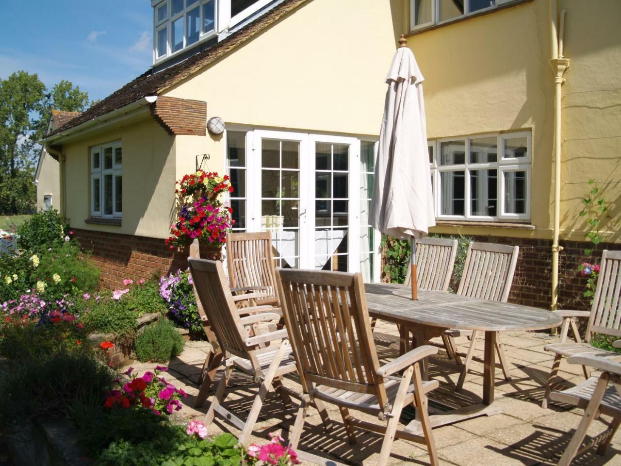 The Newnham White House Bed & Breakfast Baldock Bagian luar foto
