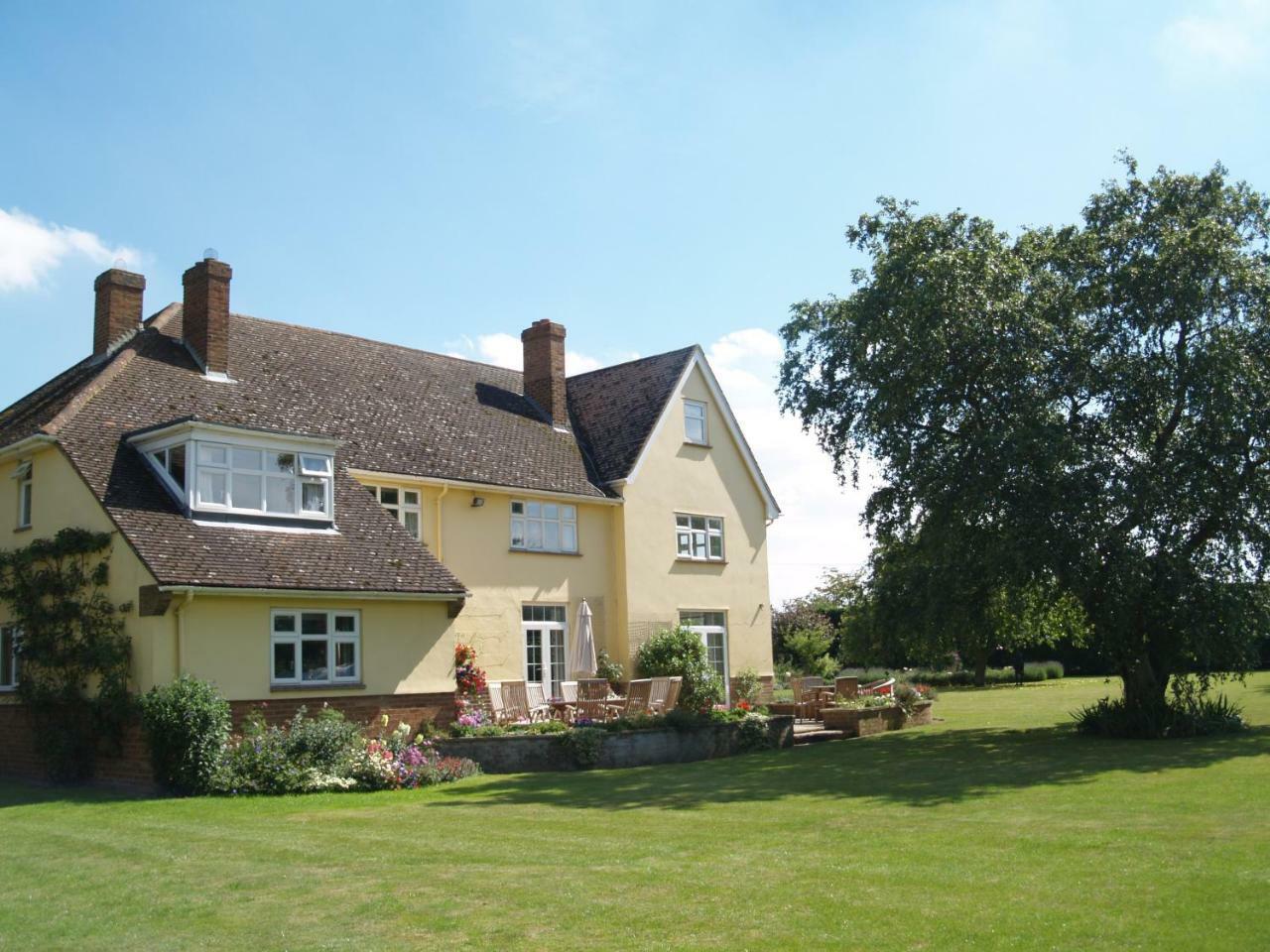 The Newnham White House Bed & Breakfast Baldock Bagian luar foto